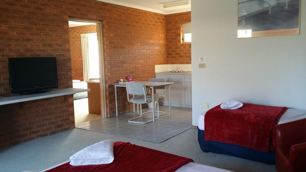 Bridge Motor Inn توكوموال الغرفة الصورة